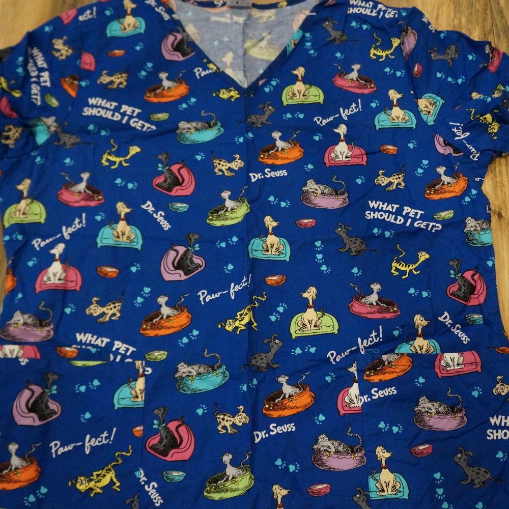 Dr. Seuss "Paw-fect" Women's Scrub Top - size Large - USED